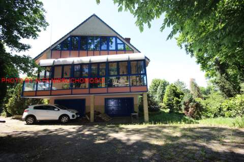 Dom typu rezydencja w okolicach Żarowa